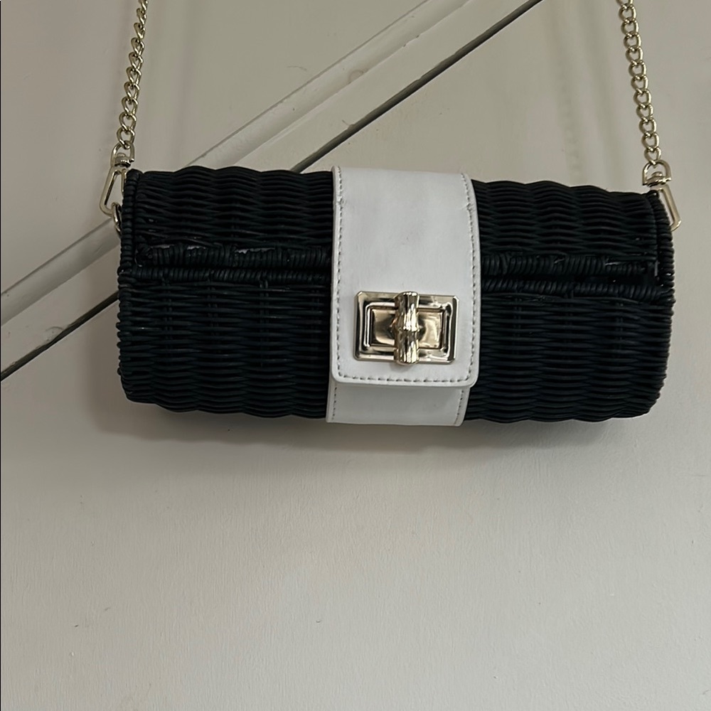 CLUTCH Black Rattan & Ivory Leather with Detachable Goldtone chain Lined EUC - Picture 14 of 14